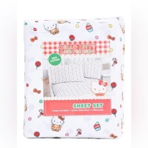 NEW Hello Kitty Christmas Candy Sheet Set - Queen